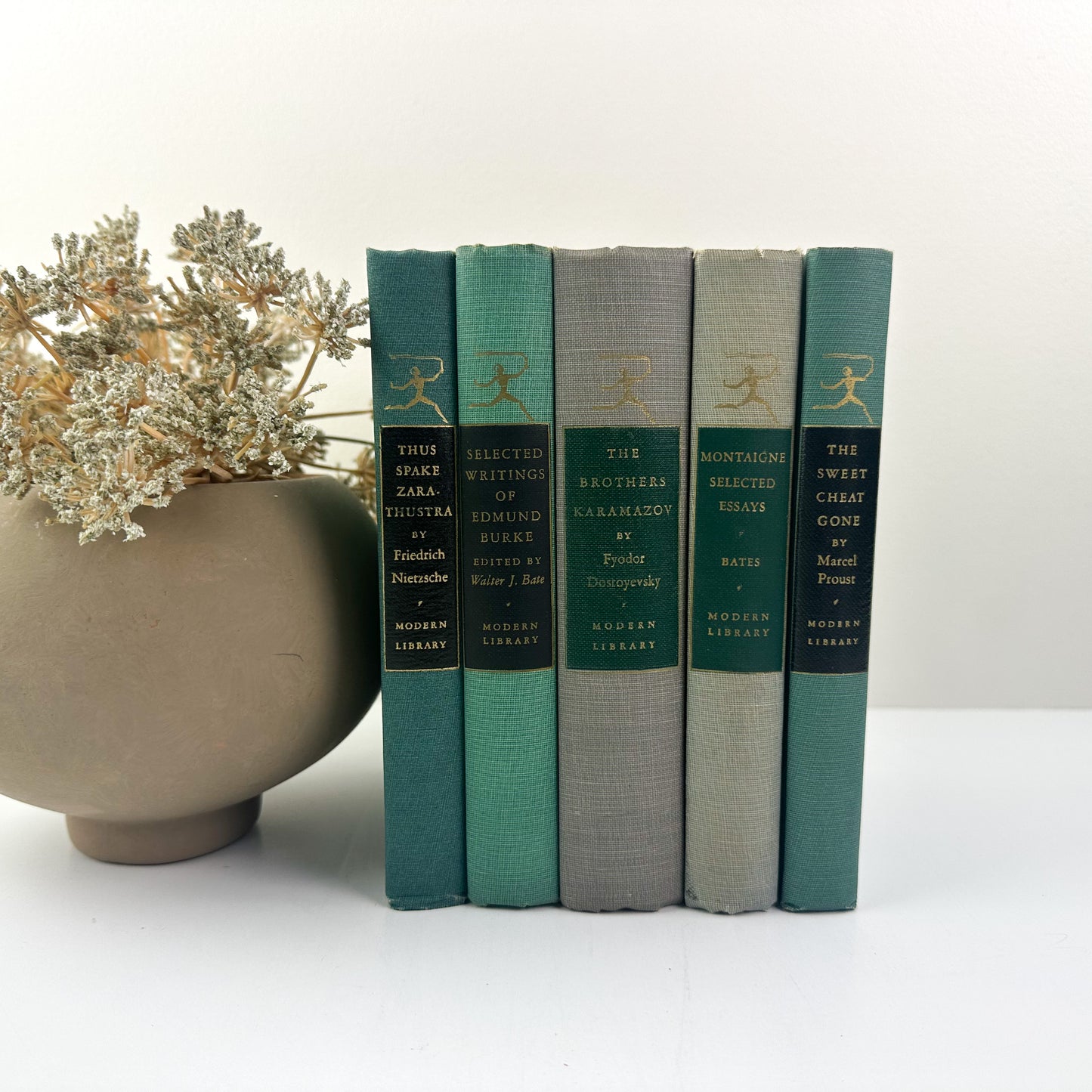 Green Shelf Decor