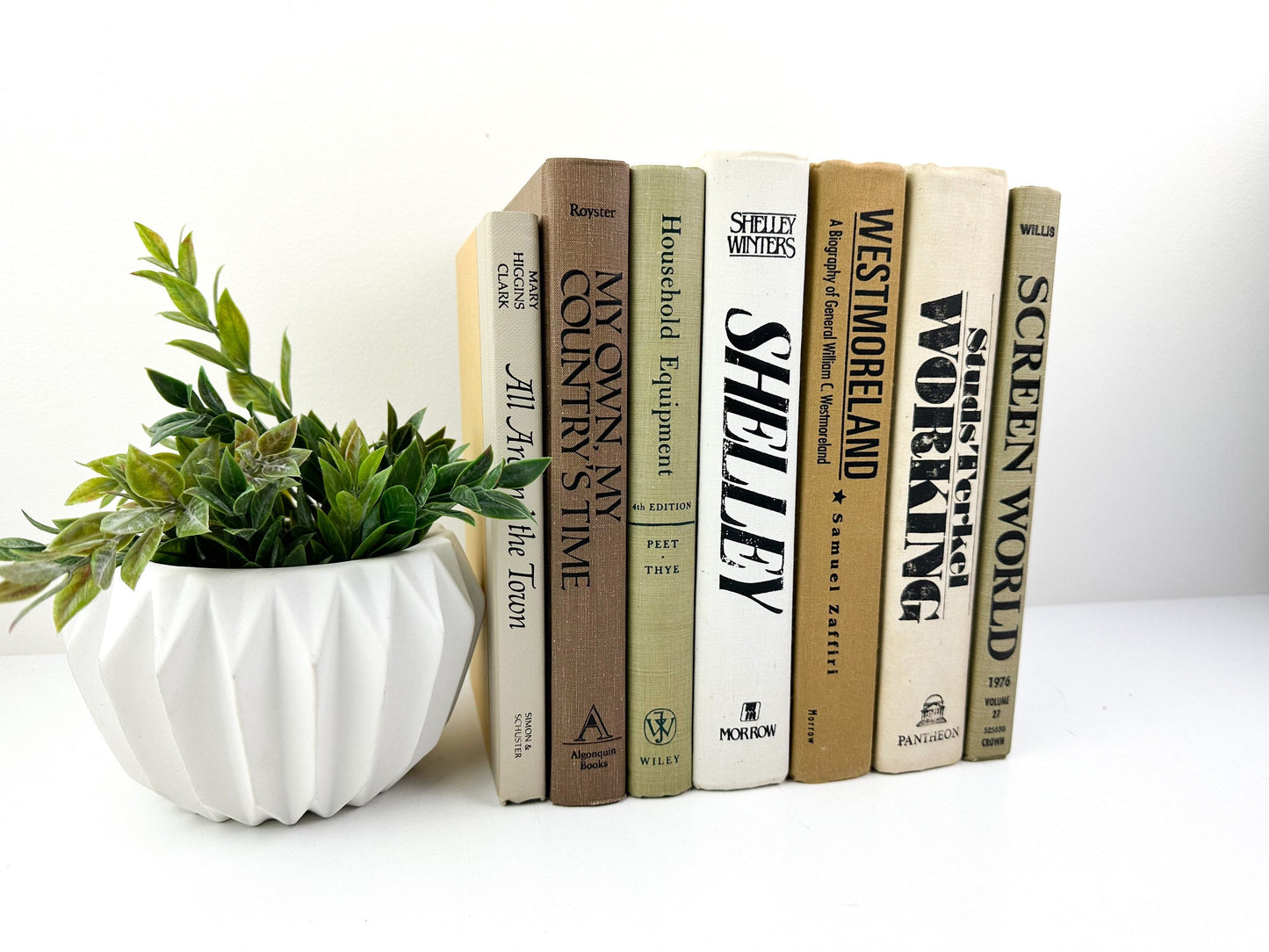 Brown Decor for Shelves